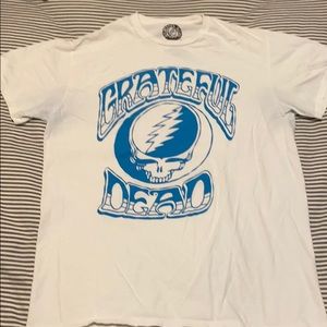 White Grateful Dead t-shirt